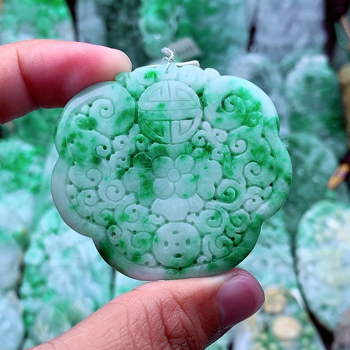 翡翠吊坠(不含链)未镶嵌