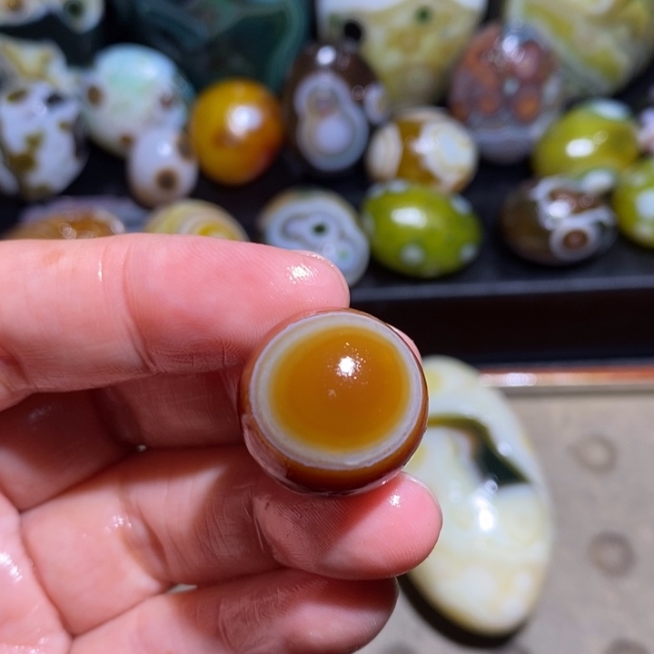 玛瑙/玉髓未镶嵌珠宝半成品无****春