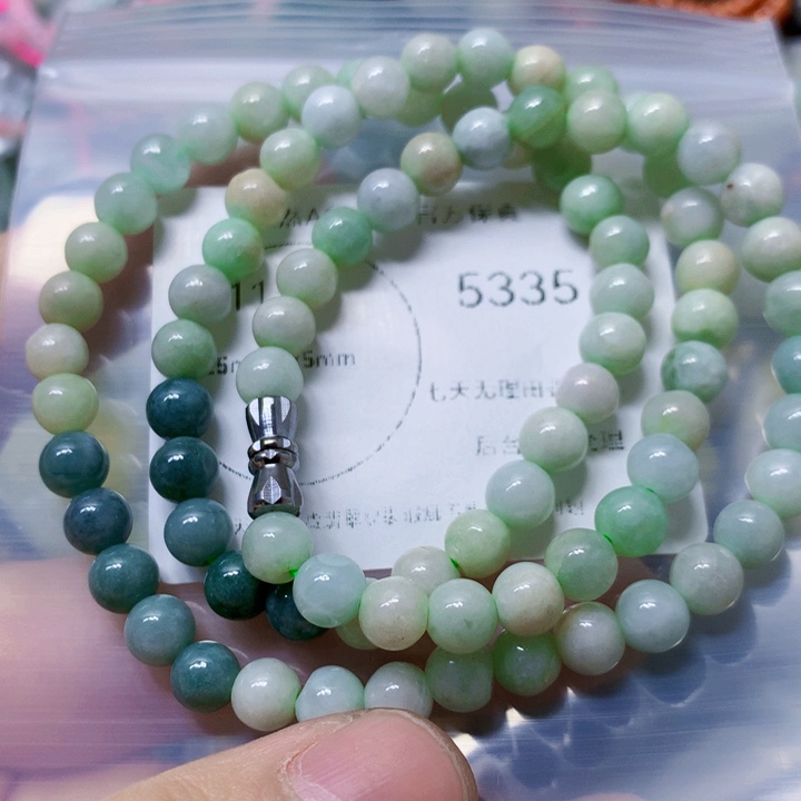 翡翠吊坠(赠链)未镶嵌翡翠