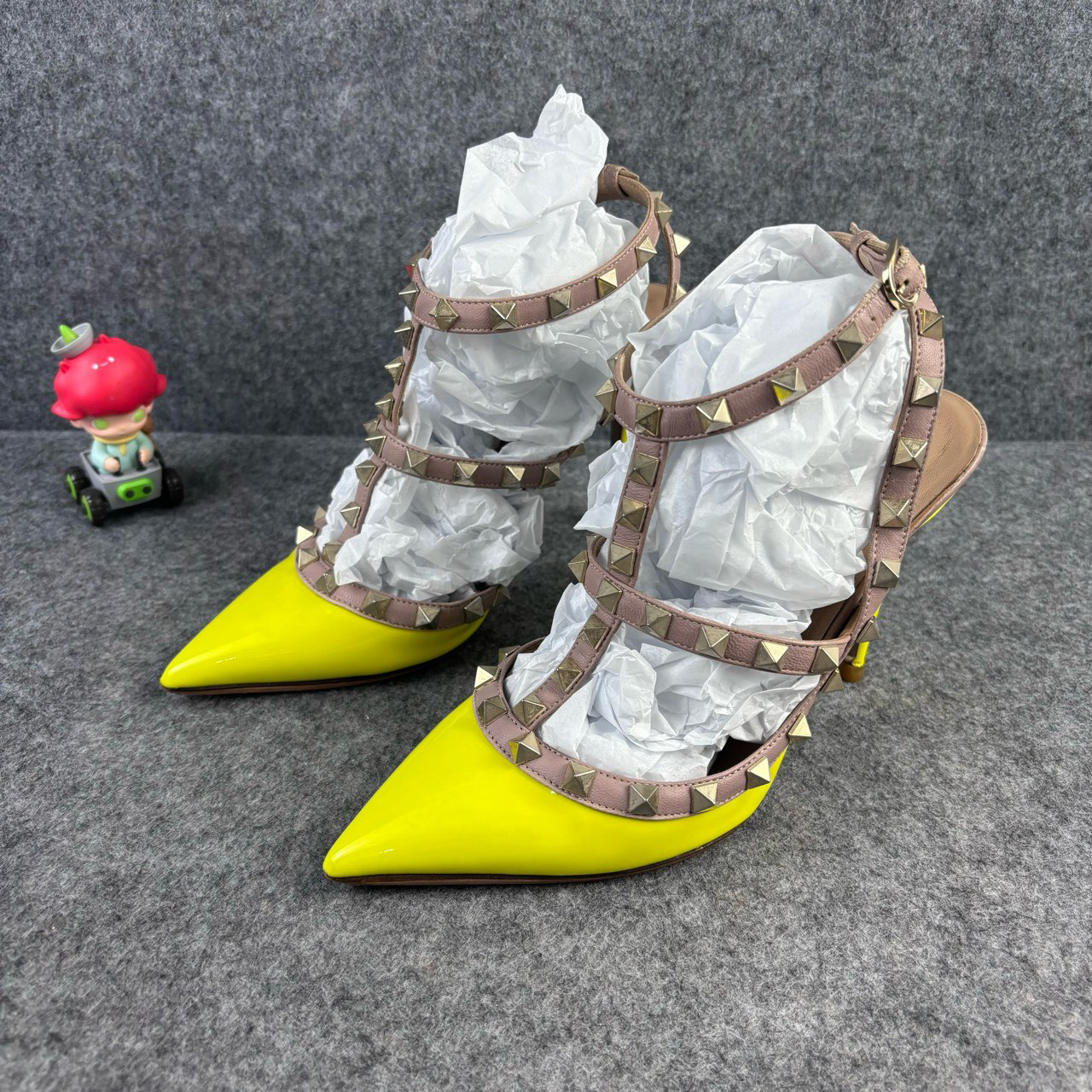 95新 Valentino/华伦天奴 环扣高跟 36码 原盒 鞋底贴底 ylp1038