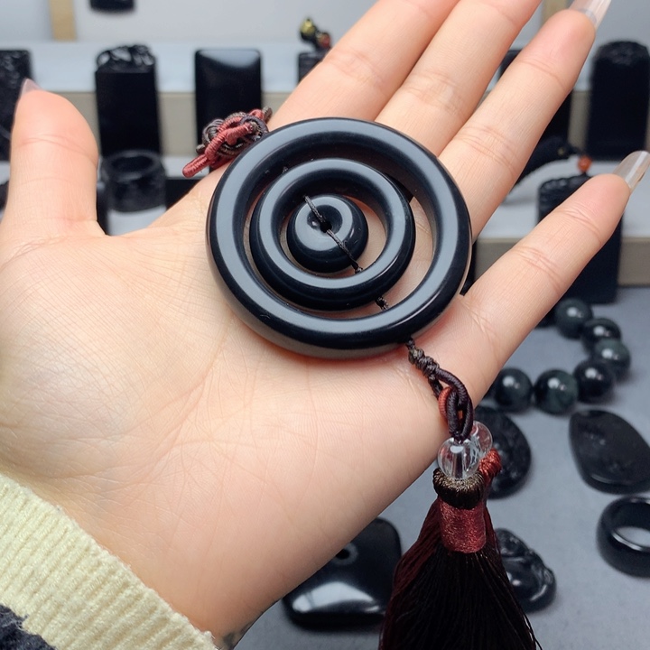 和田玉（墨玉）车挂未镶嵌