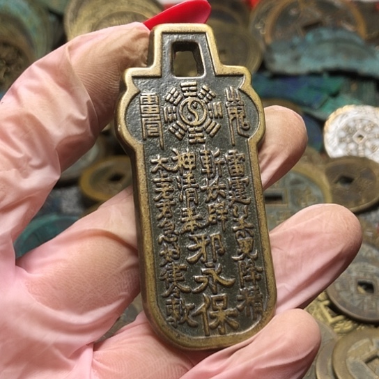 月***@铜现代仿制工艺品花钱