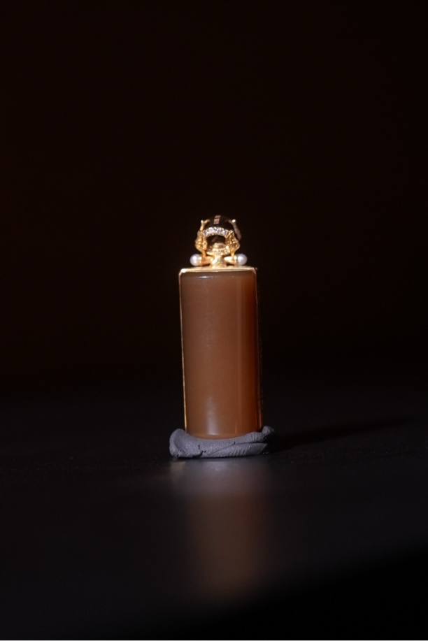 和田玉且末纯糖吊坠