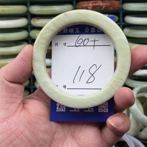 未镶嵌蛇纹石玉手镯