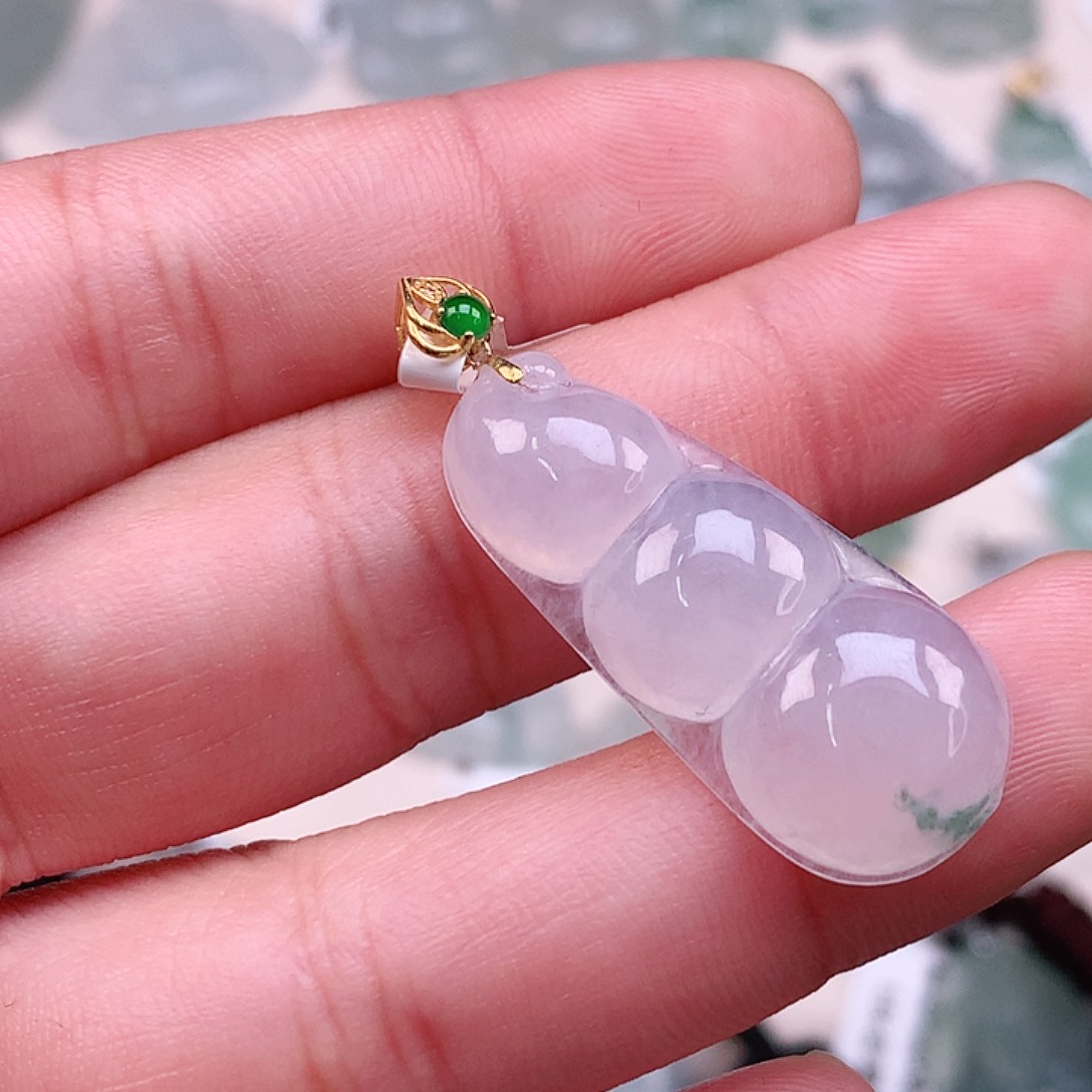 翡翠颈饰18K金镶嵌冰胶飘绿豆子