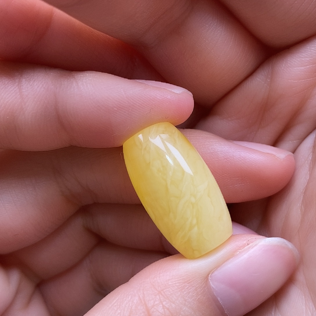 琥珀未镶嵌裸石浓蜡妖花