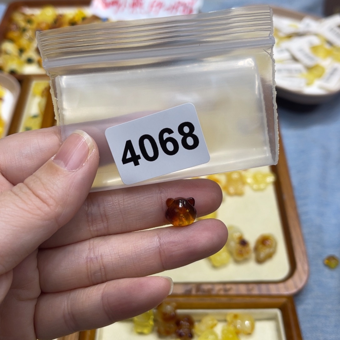 琥珀珠宝奇石未镶嵌