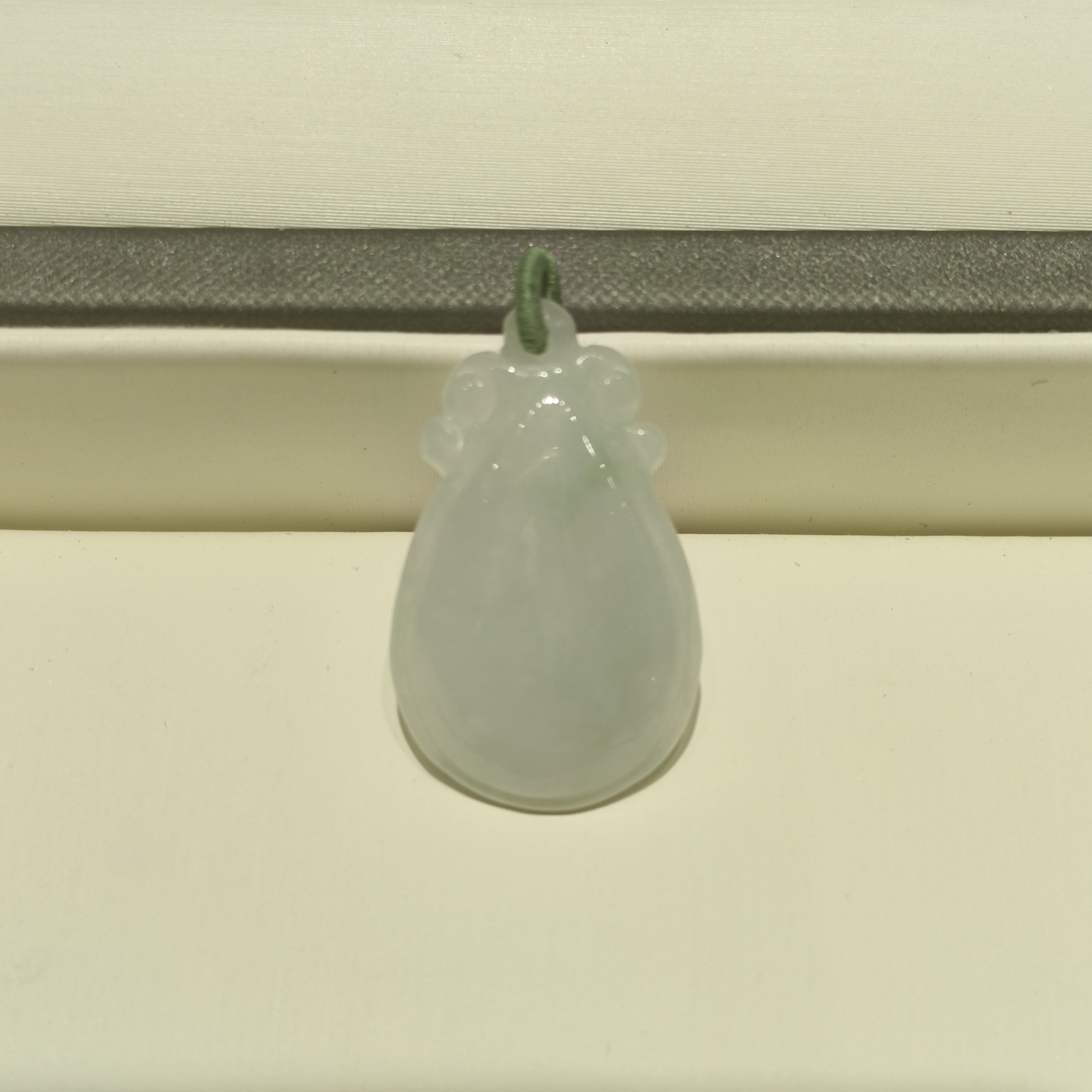CBAI/菜百XD 翡翠挂件 小玉瓶