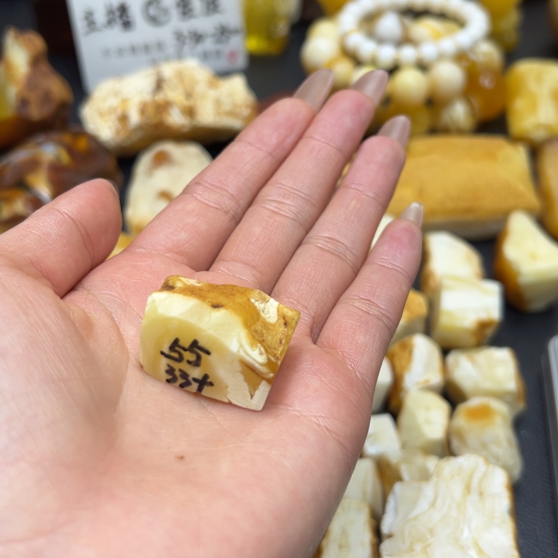 定制琥珀未镶嵌一**宅蜜蜡