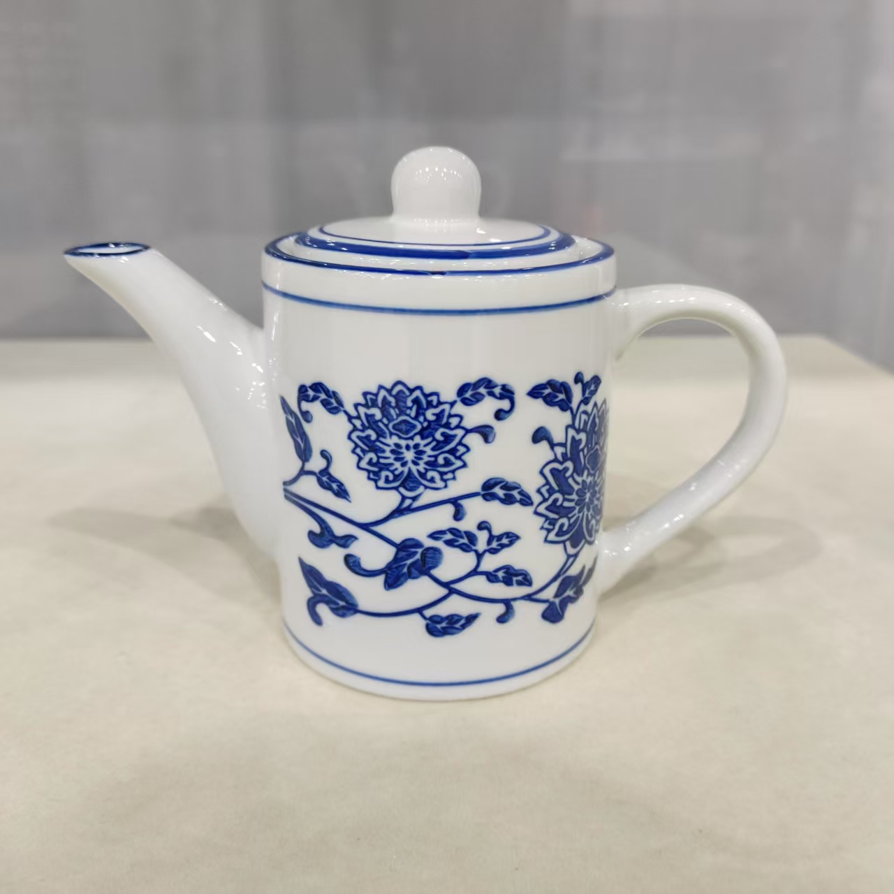 a01417/青花缠枝莲壶