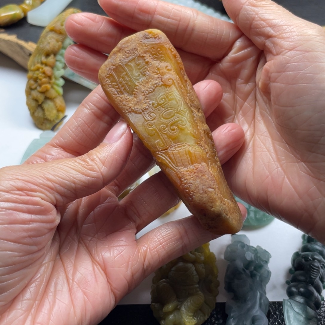 麦***屋定制翡翠未镶嵌八破图