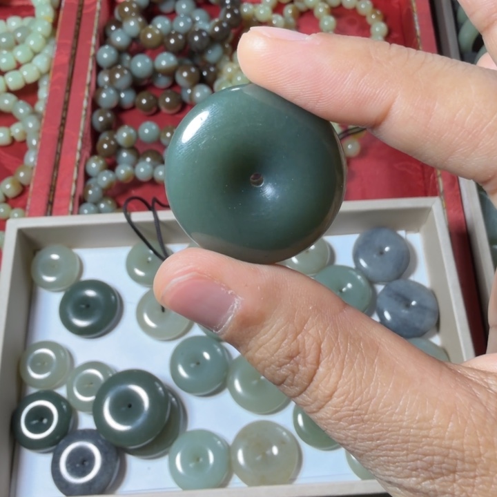 一***月和田玉（糖玉）未镶嵌手链