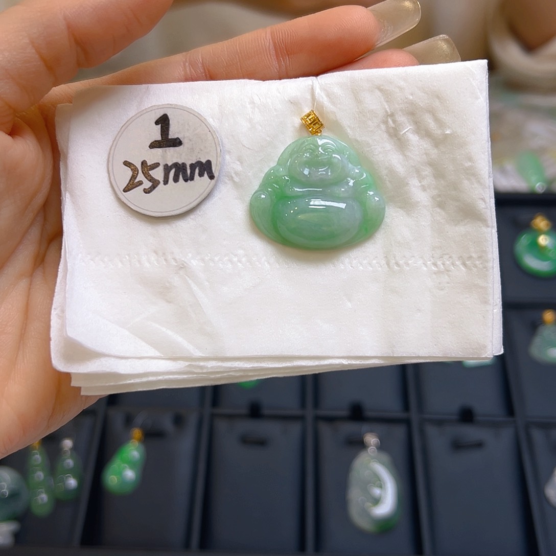 翡翠颈饰18K金镶嵌翡翠