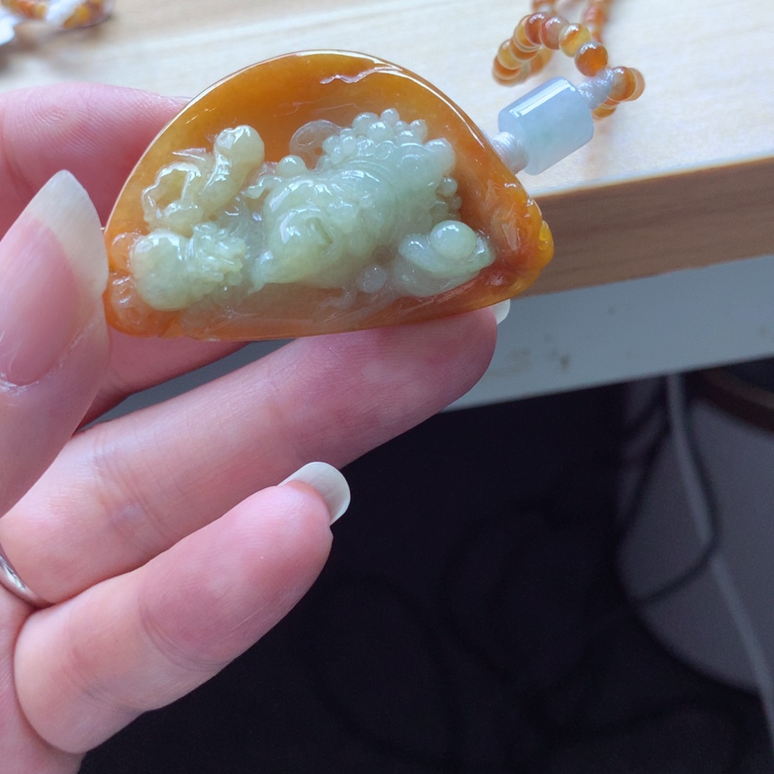 翡翠颈饰未镶嵌吊坠