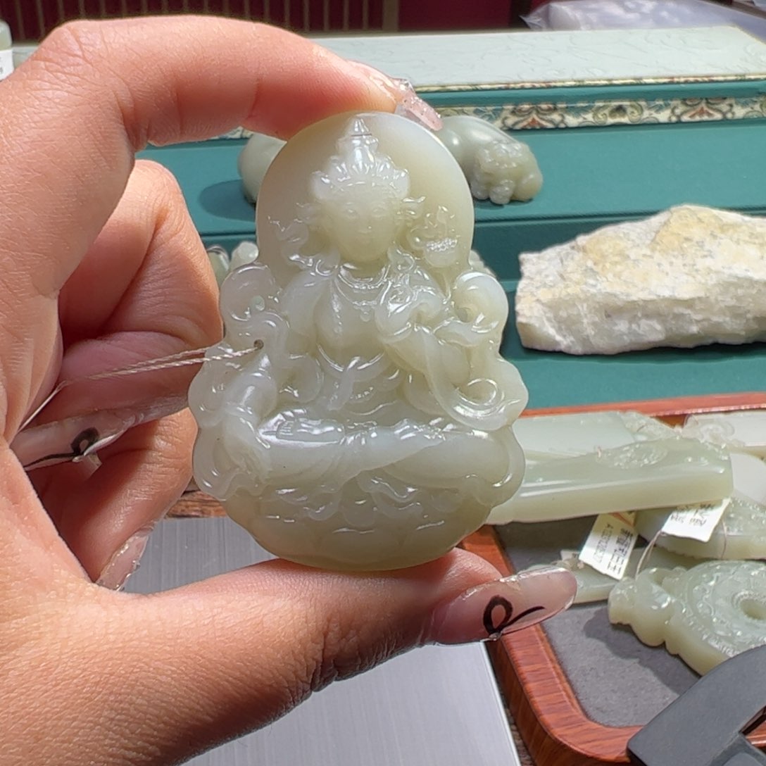 和田玉未镶嵌颈饰