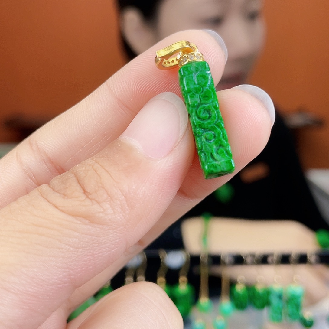 翡翠未镶嵌耳饰饰品