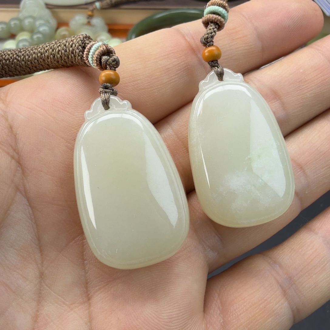 和田玉（糖玉）未镶嵌手镯