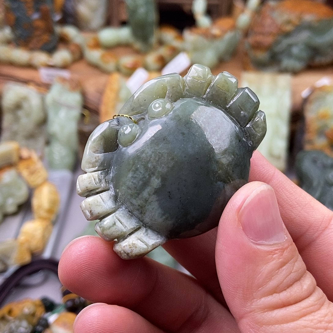 岫岩河磨玉（透闪石质玉）把件未镶嵌