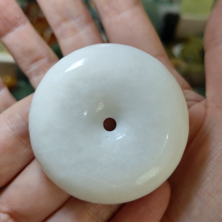 岫玉未镶嵌平安扣