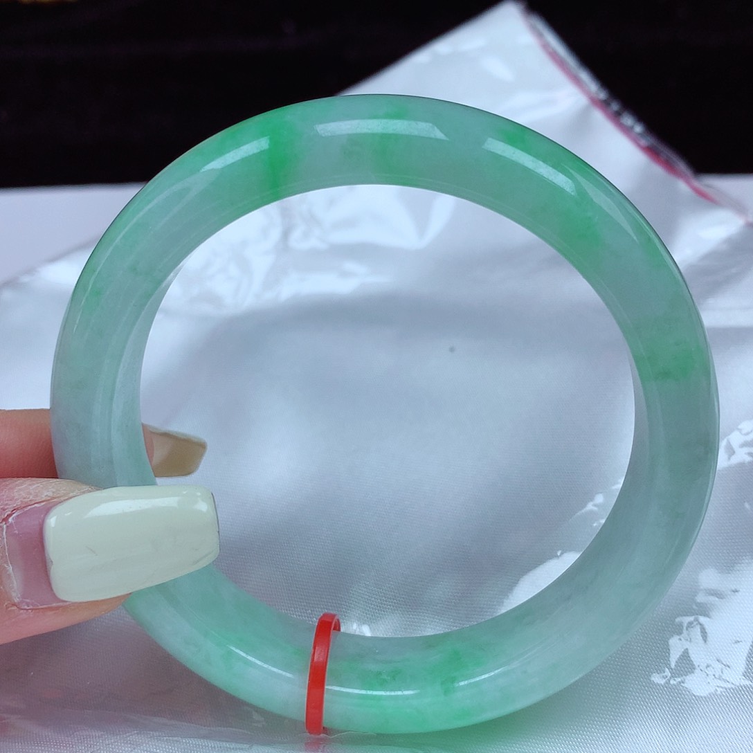 翡翠手镯未镶嵌58圈