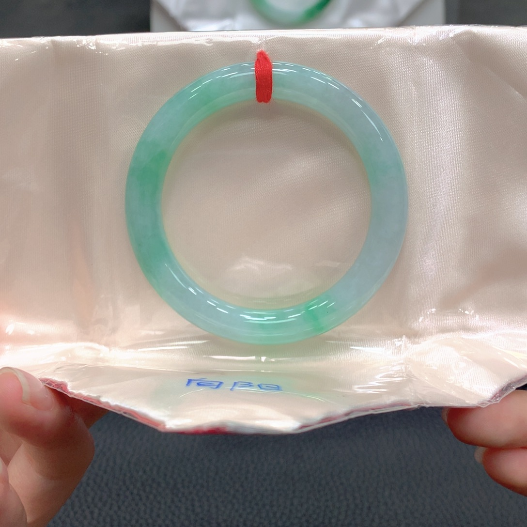 翡翠未镶嵌手镯8号