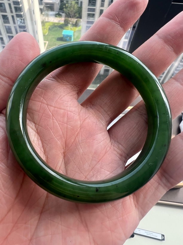 和田玉手镯碧玉菠菜绿俄料55.5口48小时鉴赏期