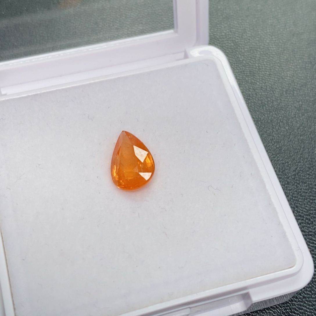 石榴石（芬达石）裸石未镶嵌4.25克拉