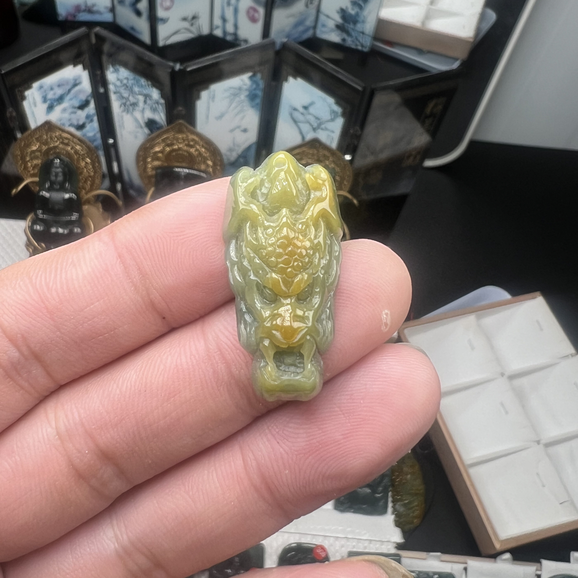 纯天然A货翡翠《龙头》挂件