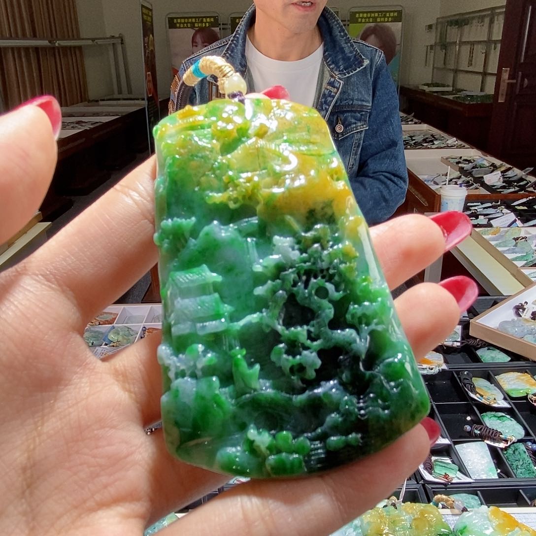 翡翠未镶嵌颈饰翡翠