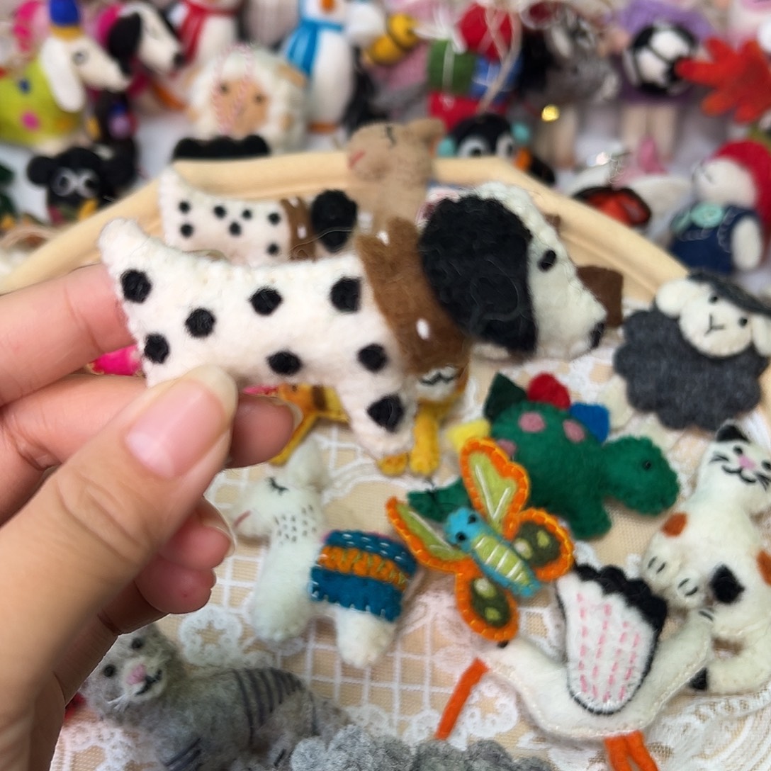 尼泊尔羊毛毡胸针