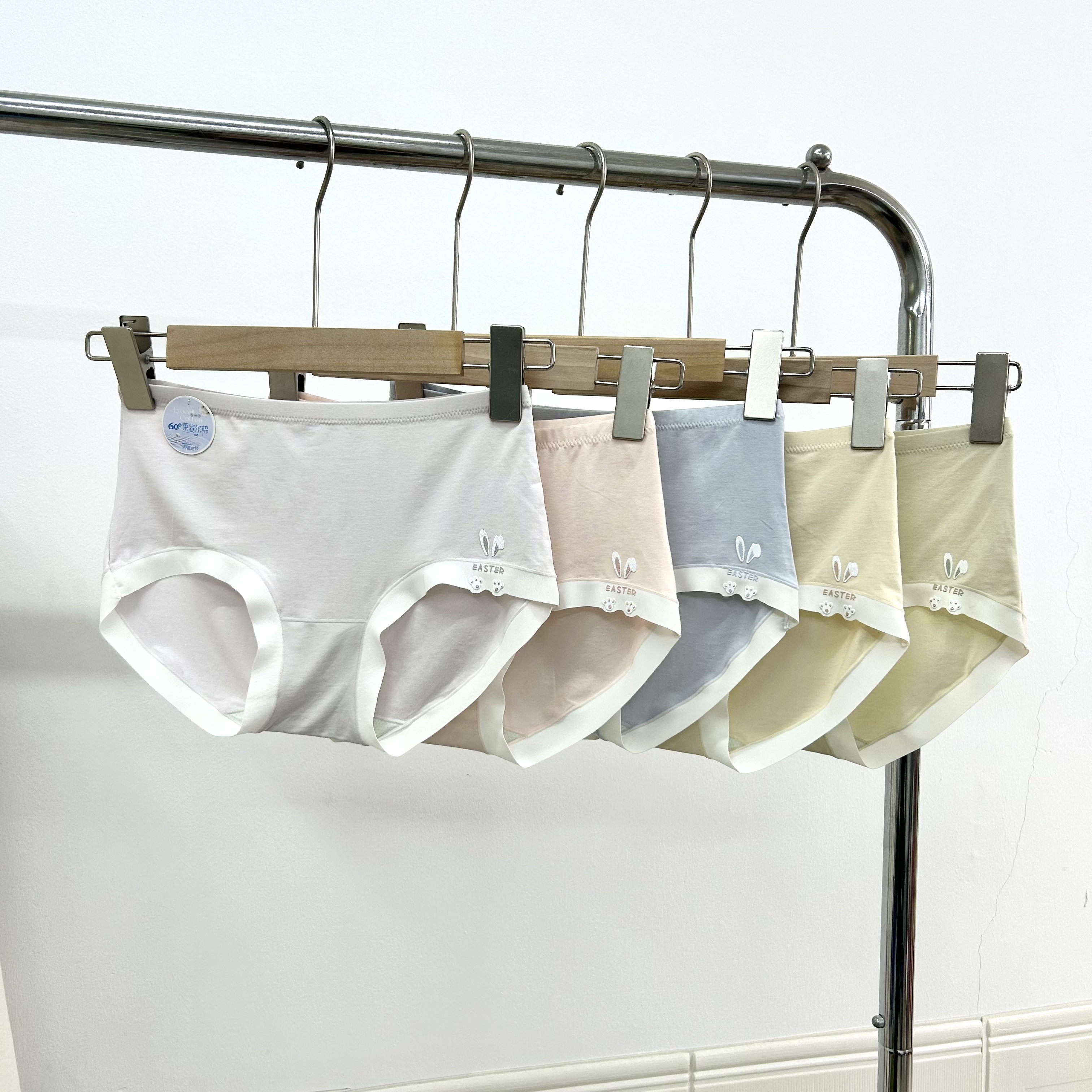 【80-130斤】中腰少女莱赛尔棉简约兔子印花透气裸感无痕三角内裤