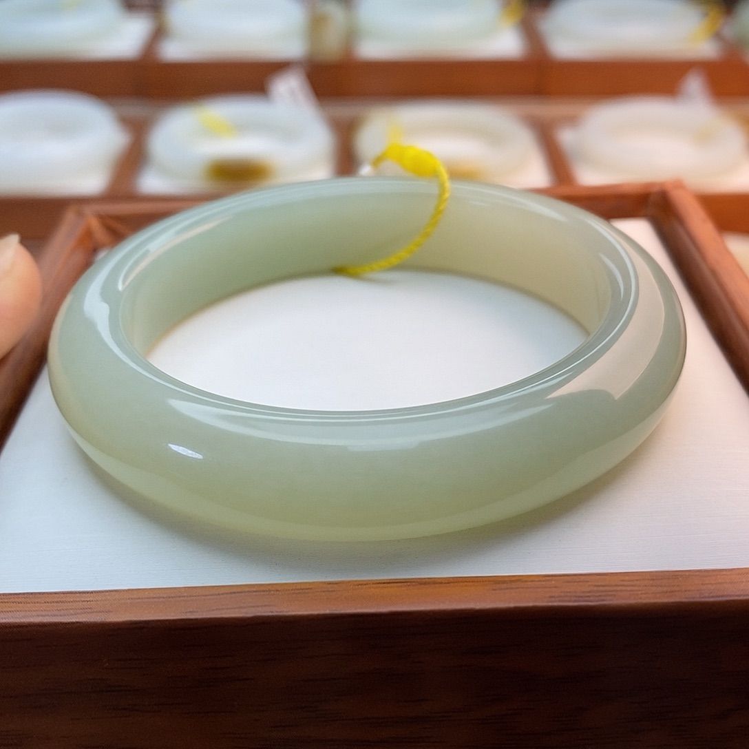 和田玉（青白玉）未镶嵌手链