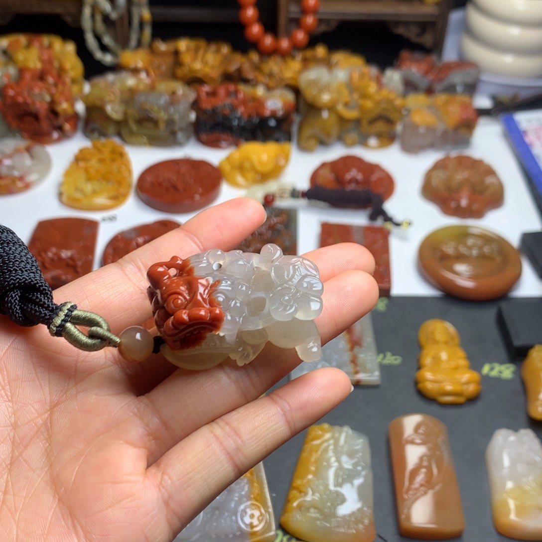 石英质玉（黄龙玉）挂件未镶嵌