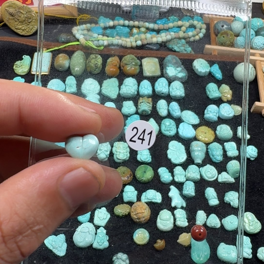 南红玛瑙未镶嵌珠宝奇石