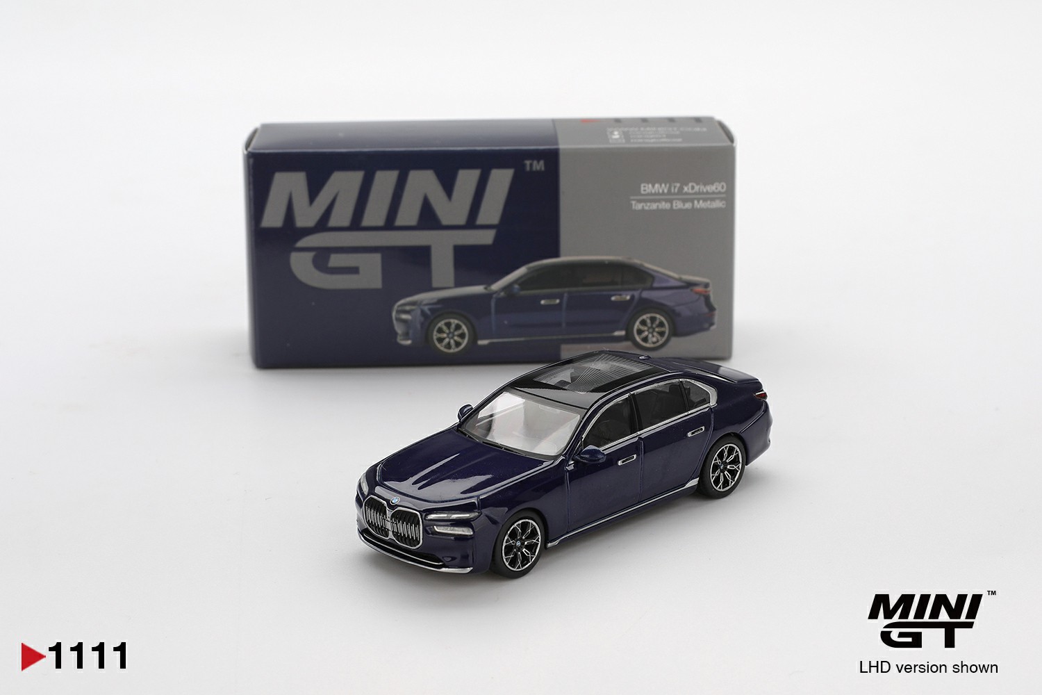 MiniGT 1:64 BMW i7 xDrive60 Tanzanite Blue Metallic #1111