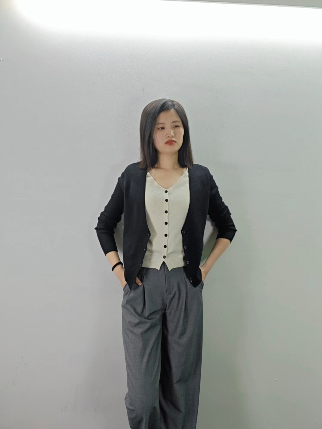 A5 假两件V领毛衫