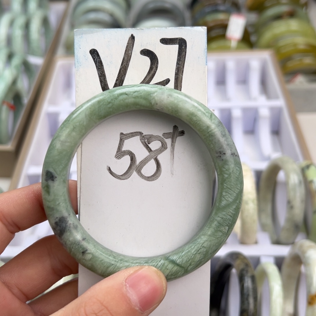 岫玉手镯未镶嵌天然岫玉微瑕