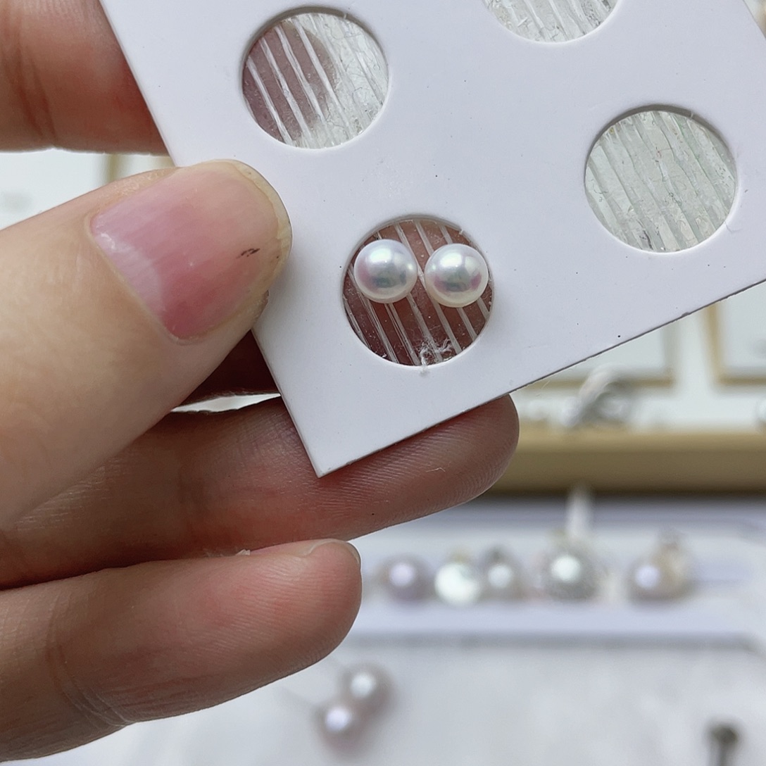 丽****耳饰淡水珍珠银S925镶嵌