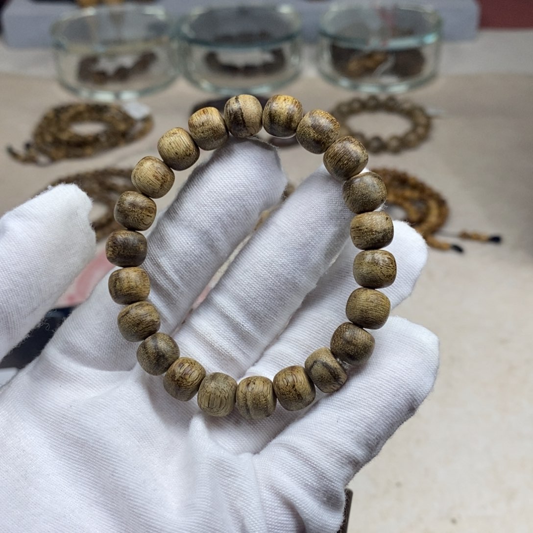 沉香手串菩萨 8*9单 22颗 随机发