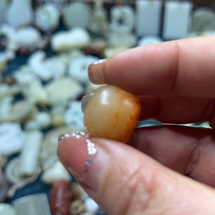 玛瑙/玉髓颈饰未镶嵌青**！