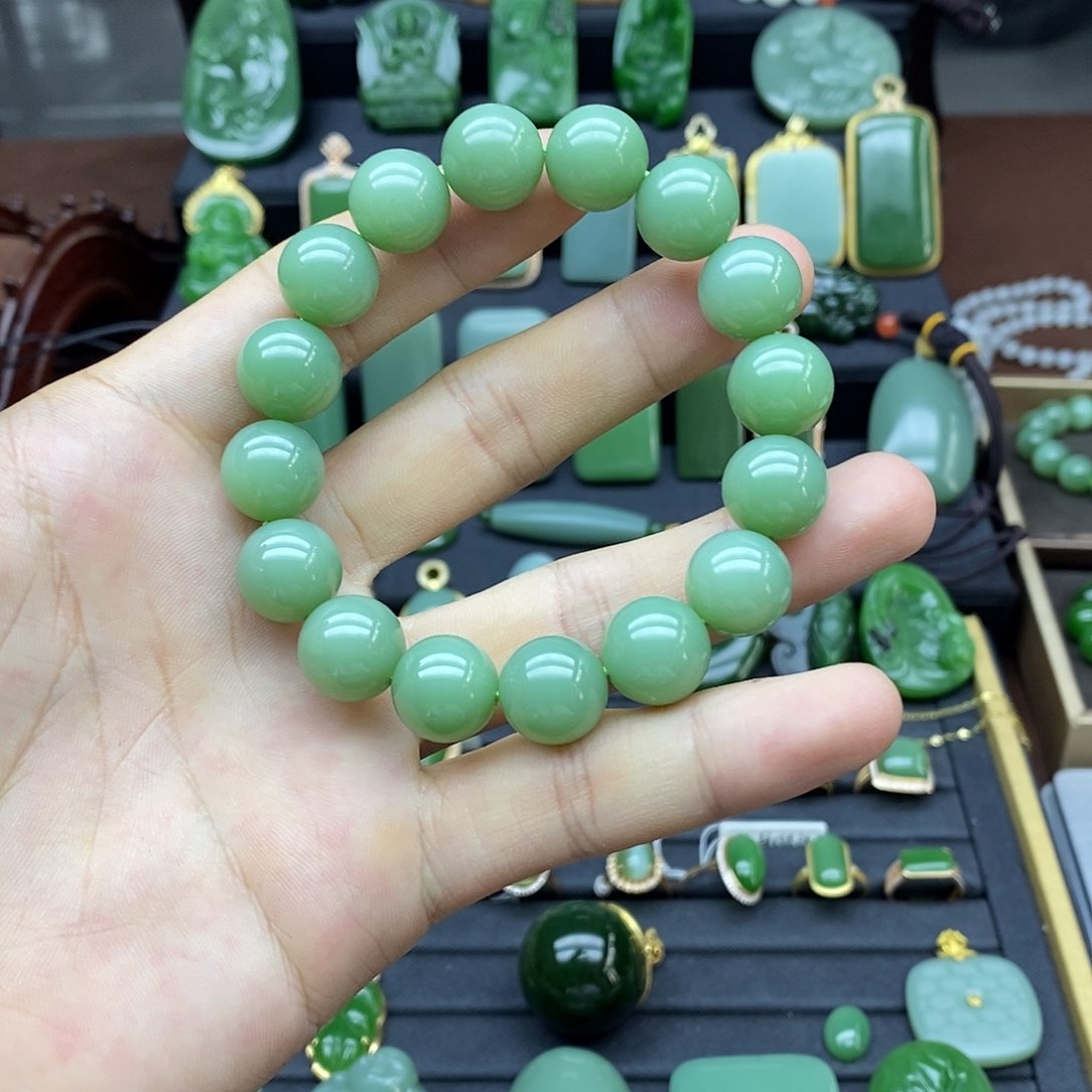 和田玉（碧玉）未镶嵌颈饰