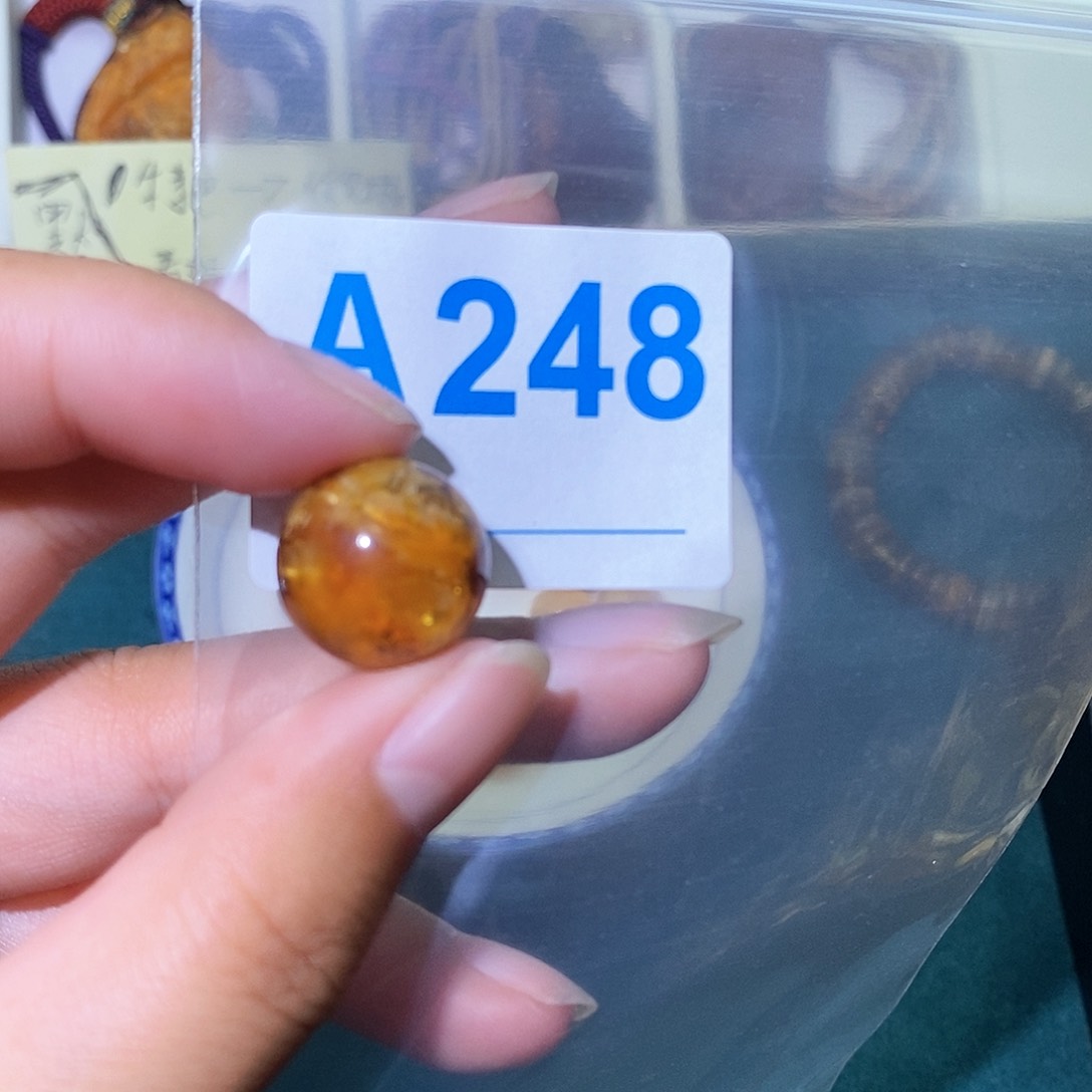 琥珀珠宝奇石未镶嵌