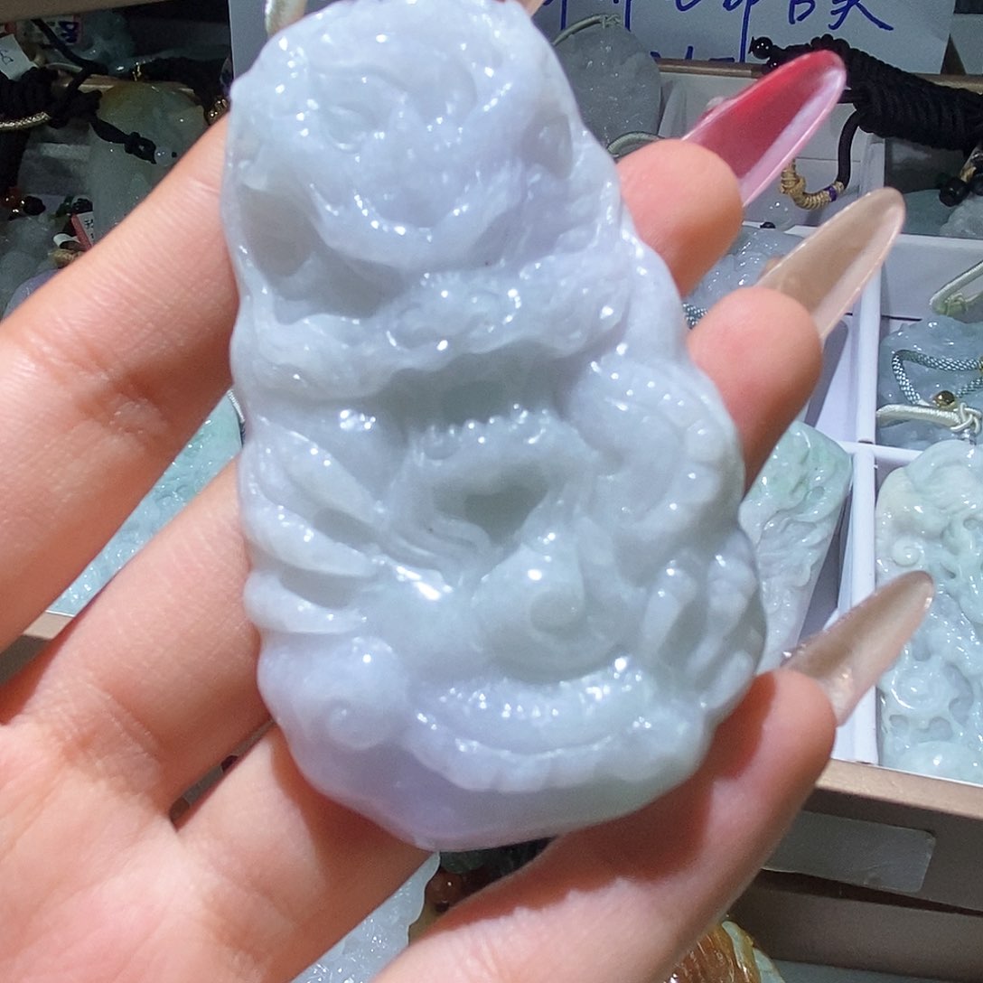 翡翠颈饰未镶嵌天然