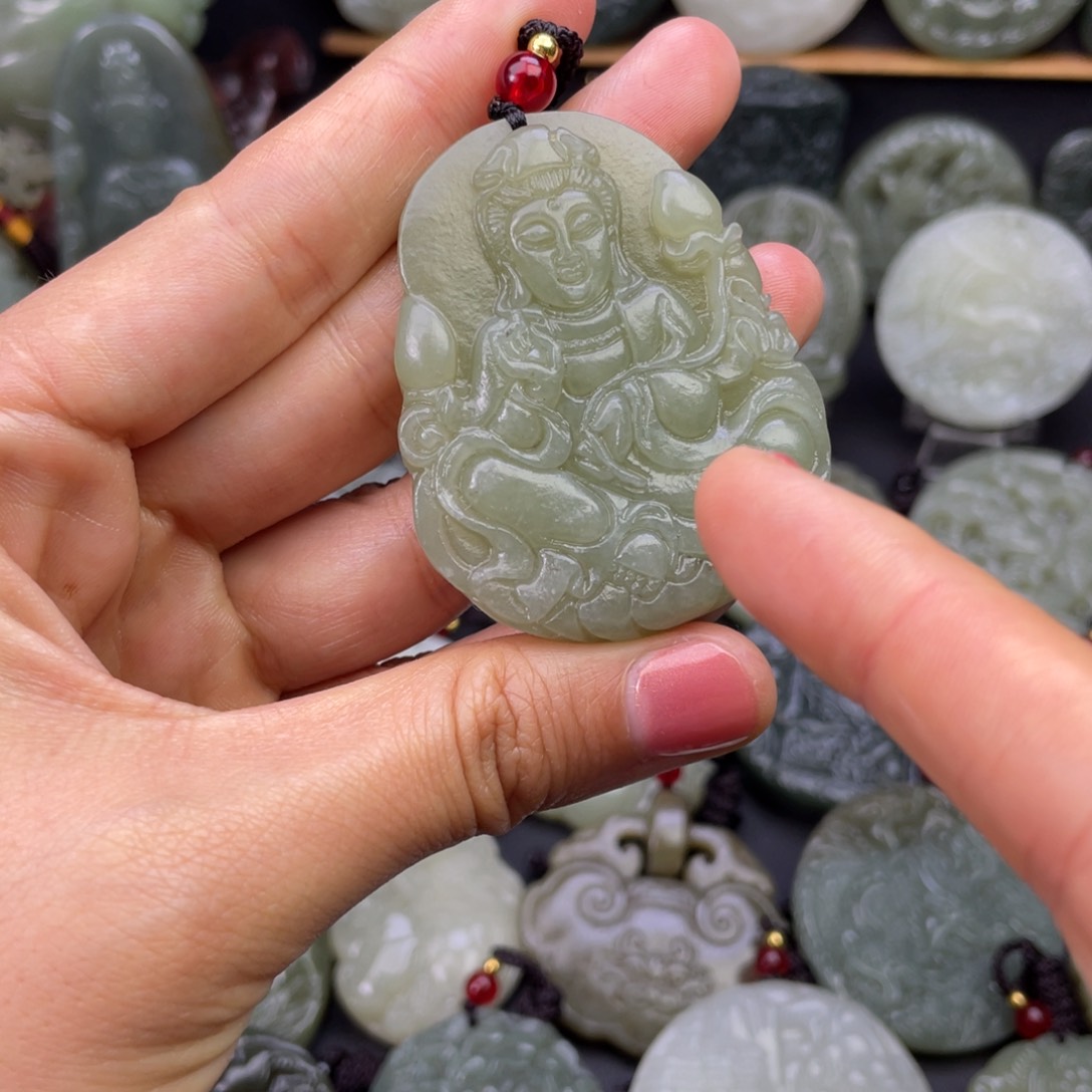 和田玉颈饰未镶嵌