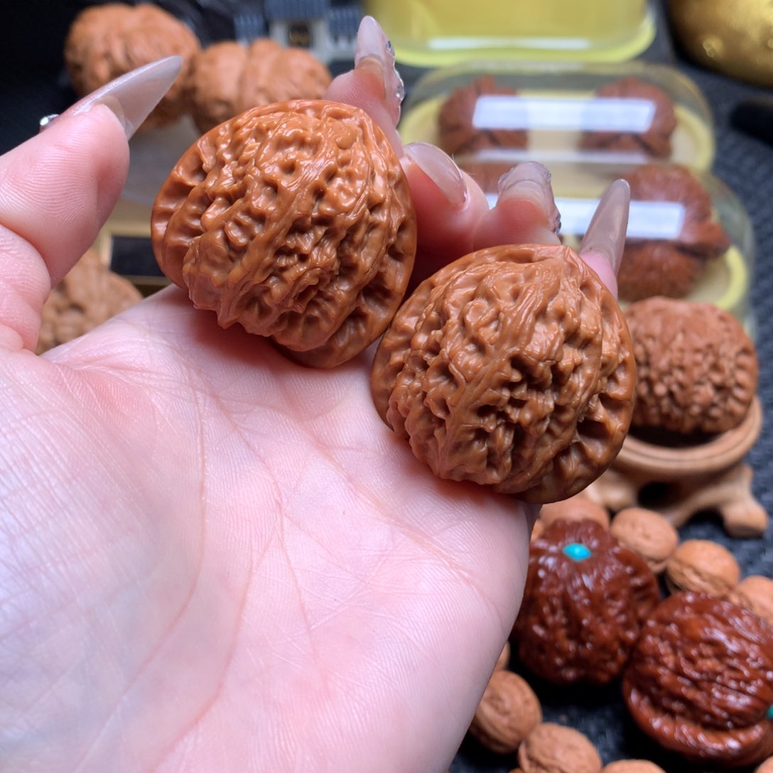 文玩核桃把件38三角白