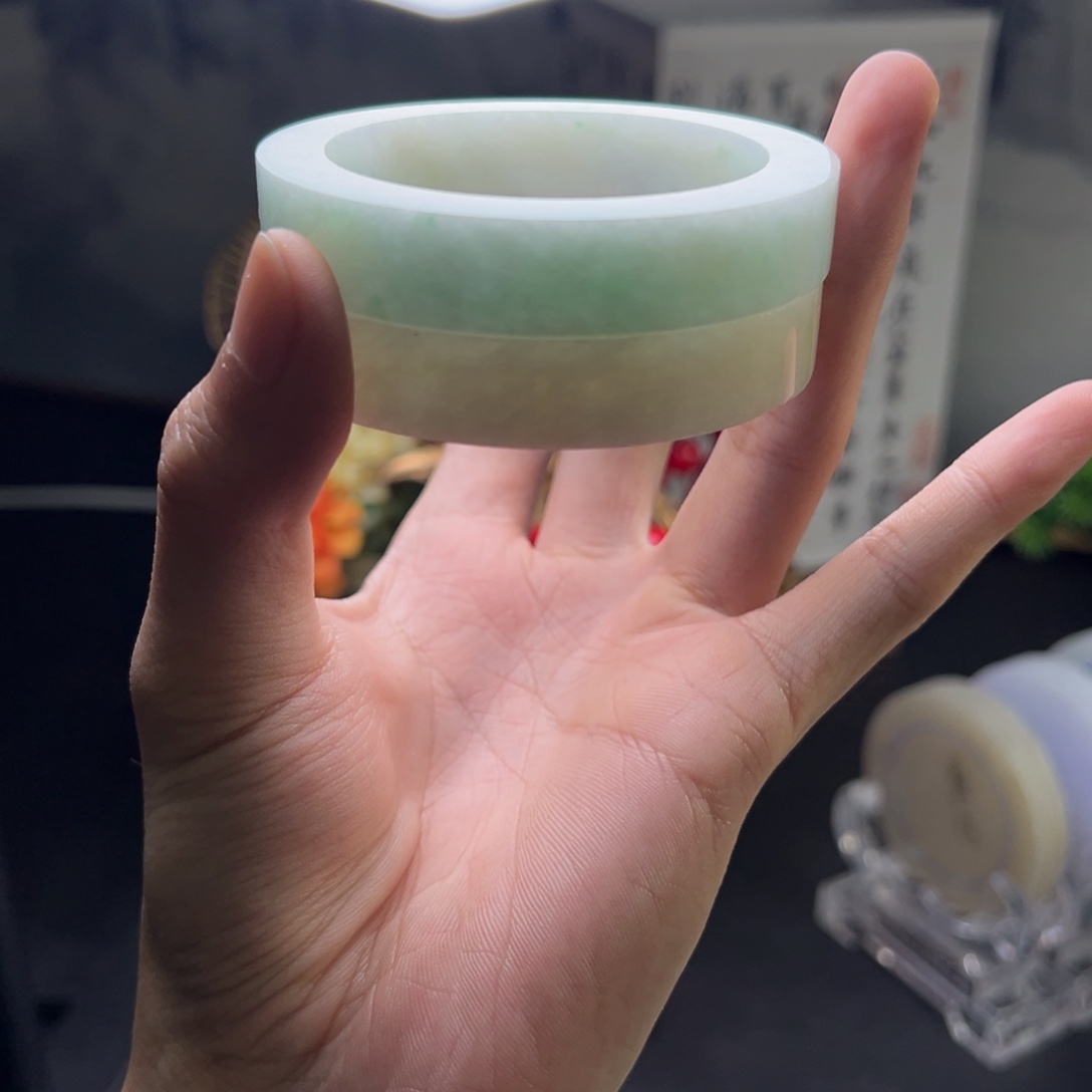 未镶嵌翡翠手镯50-60正圈定制翡翠