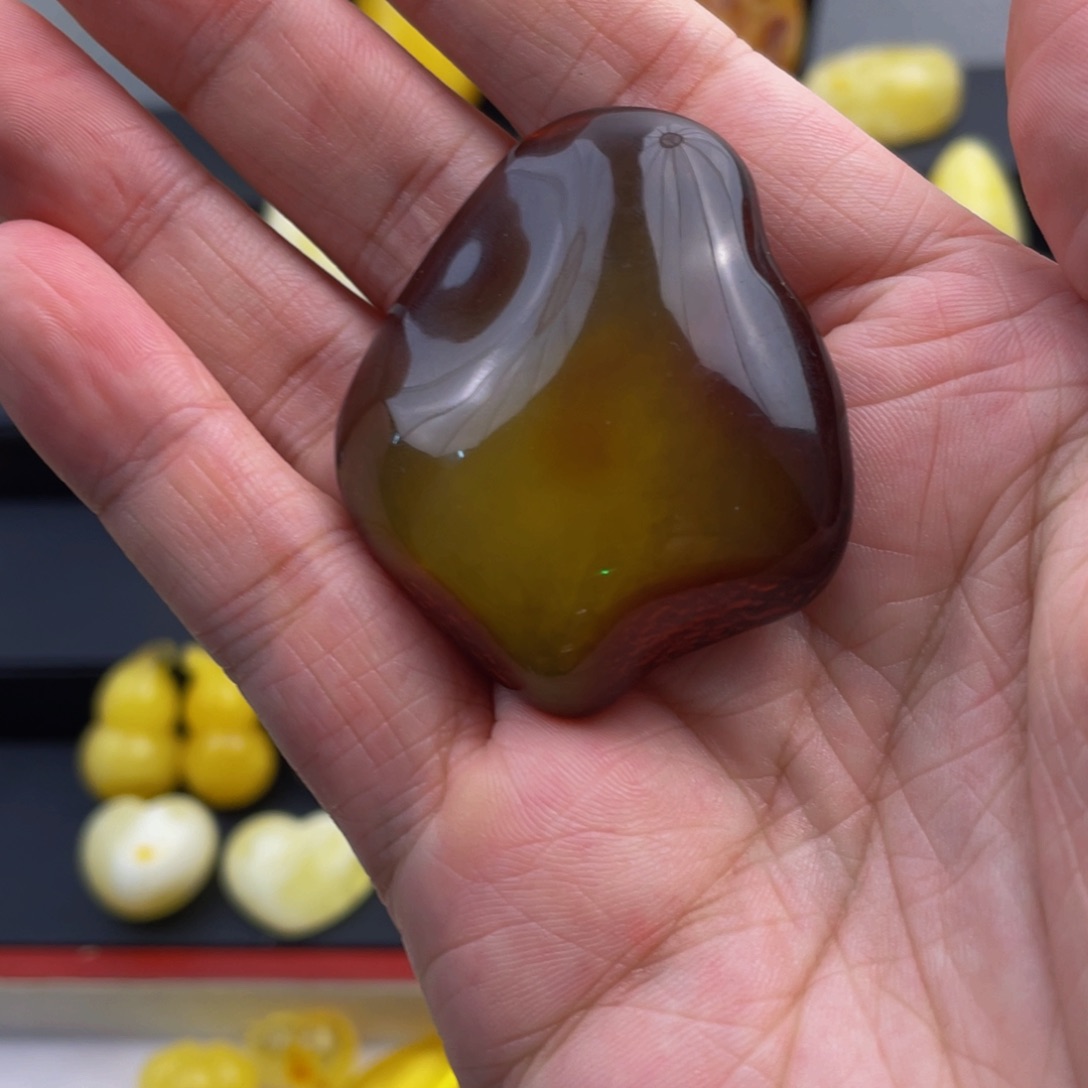 未镶嵌琥珀珠宝奇石