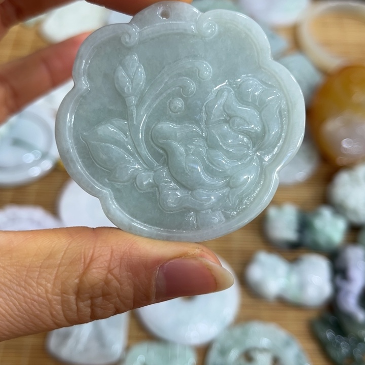 翡翠未镶嵌颈饰翡翠