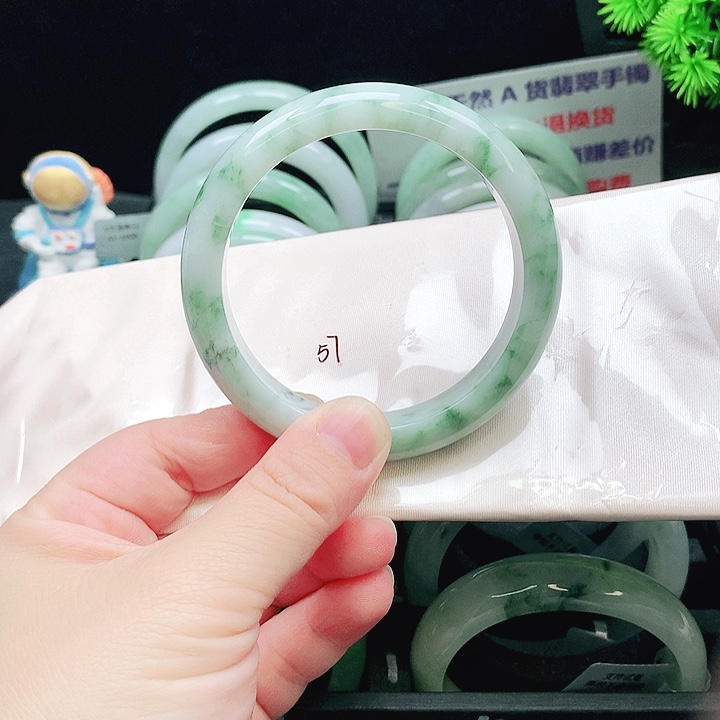 翡翠未镶嵌手镯400
