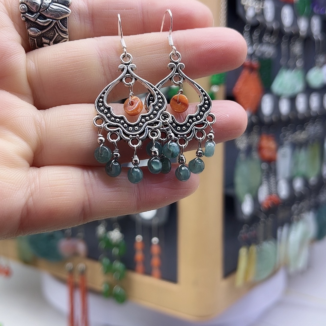 翡翠未镶嵌耳饰精美